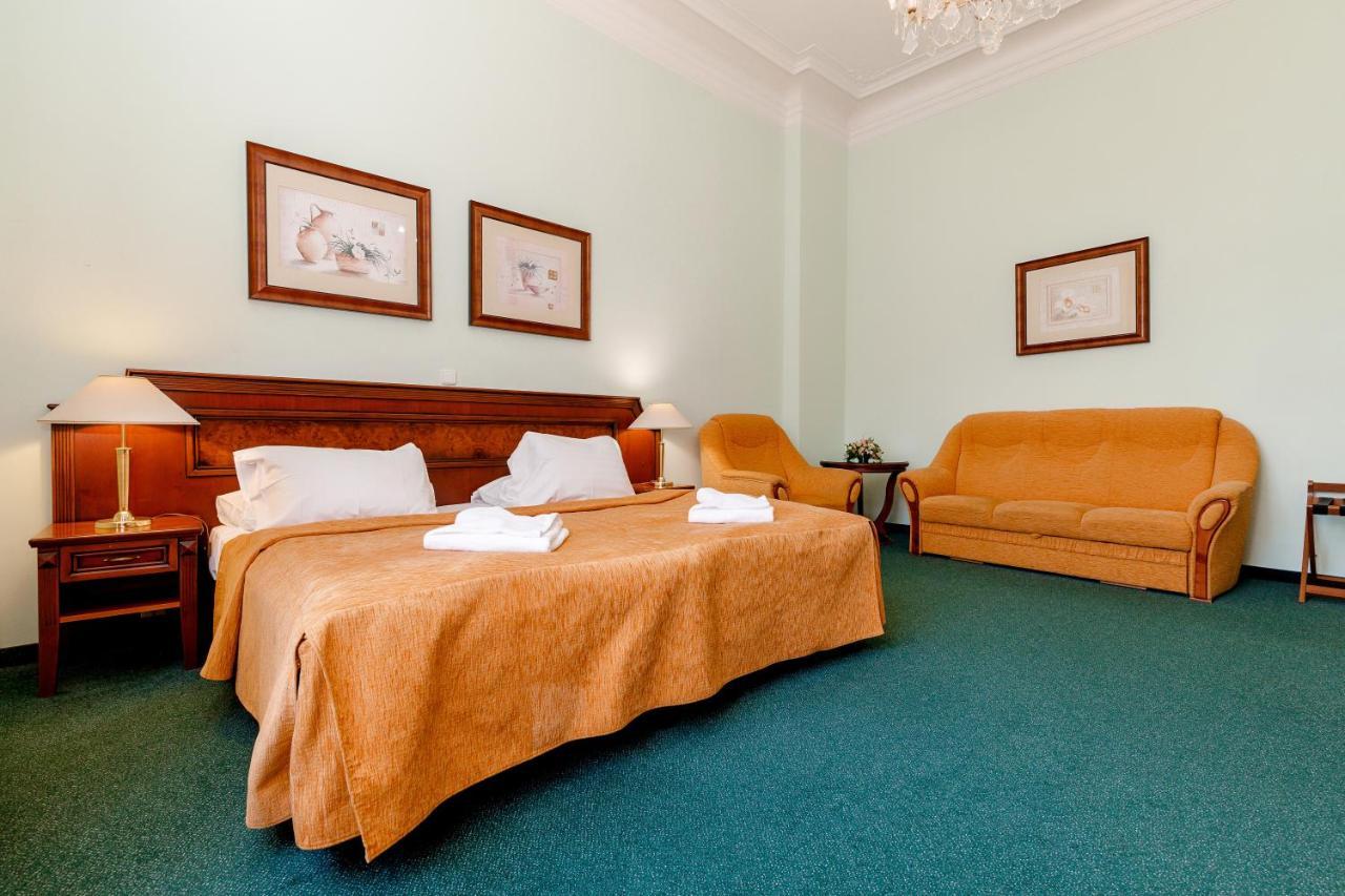 Hotel Ester Karlovy Vary Exterior foto