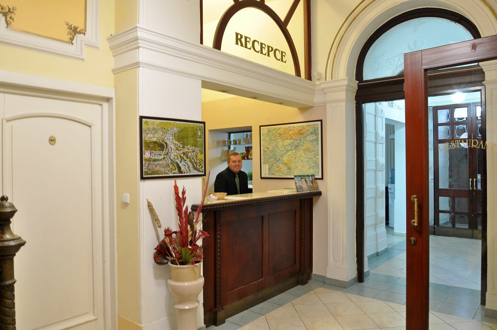 Hotel Ester Karlovy Vary Exterior foto